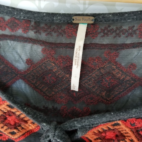 Free People gray flowy top sz L - Picture 4 of 6